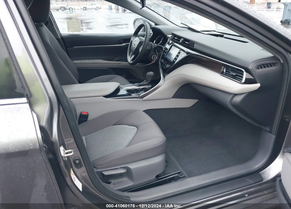 2019 TOYOTA CAMRY LE VIN: 4T1B11HK8KU759701