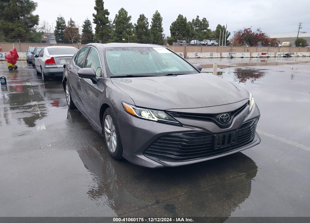 2019 TOYOTA CAMRY LE VIN: 4T1B11HK8KU759701