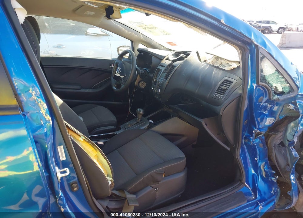 2015 KIA FORTE LX VIN: KNAFX4A67F5359175