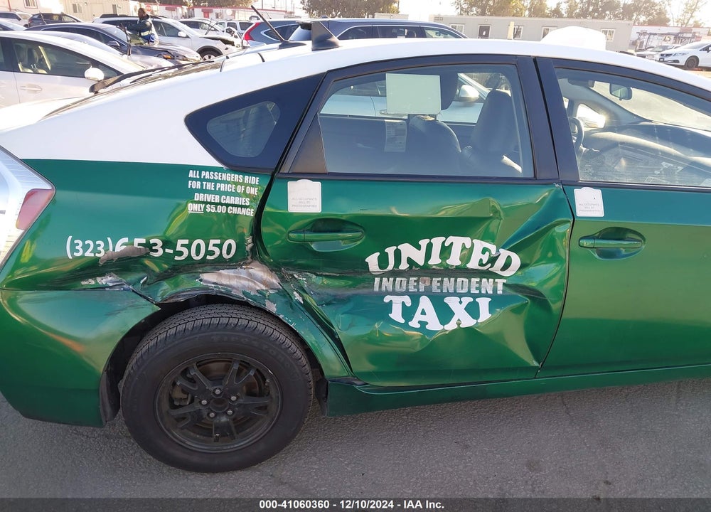 2013 TOYOTA PRIUS THREE VIN: JTDKN3DU2D1701616