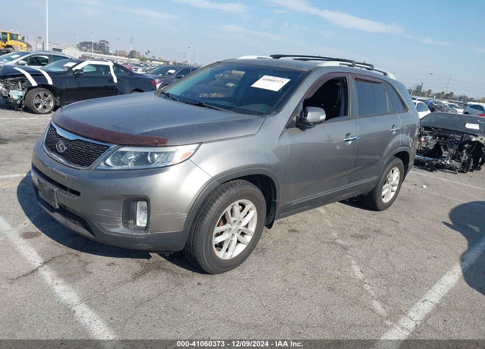 2015 KIA SORENTO LX VIN: 5XYKT4A67FG637562
