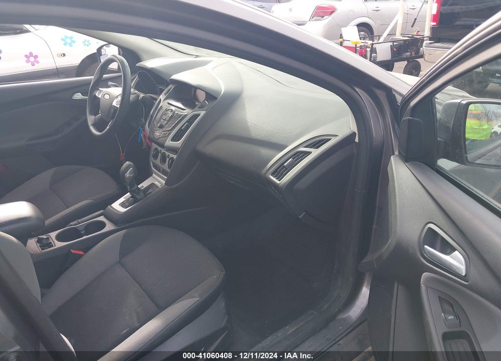 2014 FORD FOCUS SE VIN: 1FADP3F28EL390882
