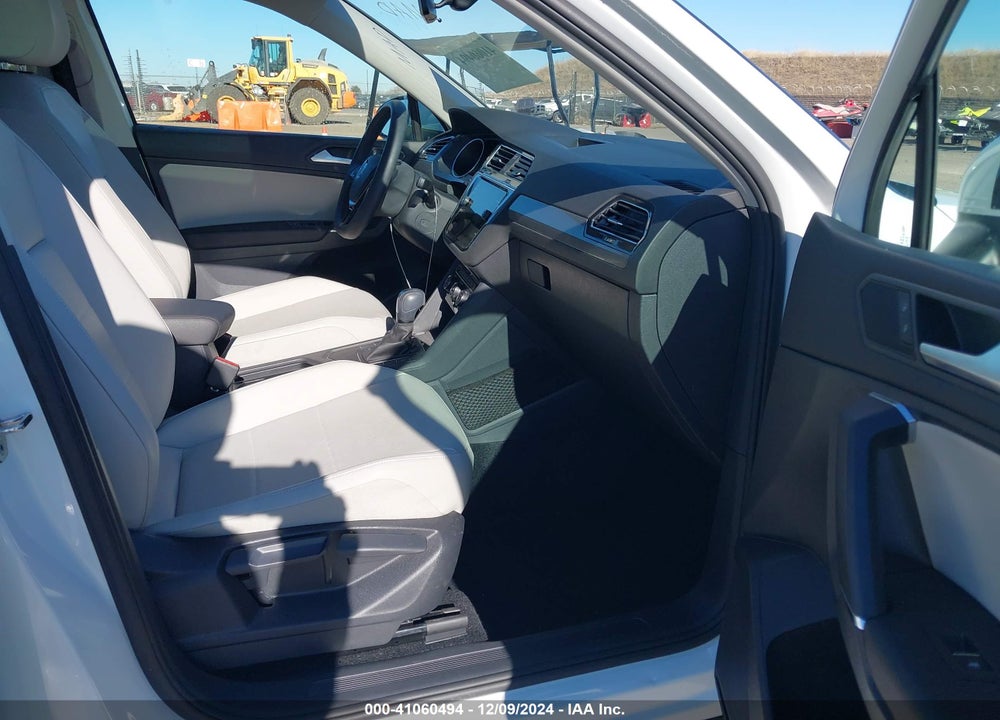 2020 VOLKSWAGEN TIGUAN 2.0T SE/2.0T SE R-LINE BLACK/2.0T SEL VIN: 3VV3B7AXXLM070832