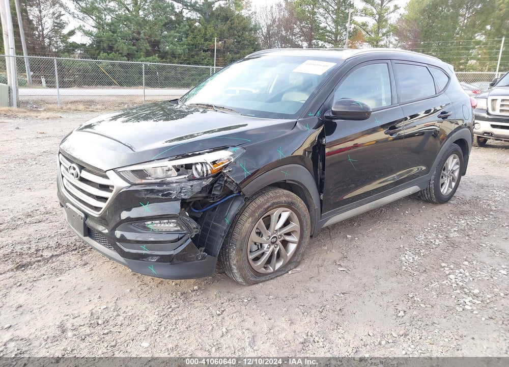 2017 HYUNDAI TUCSON SE VIN: KM8J33A43HU582612