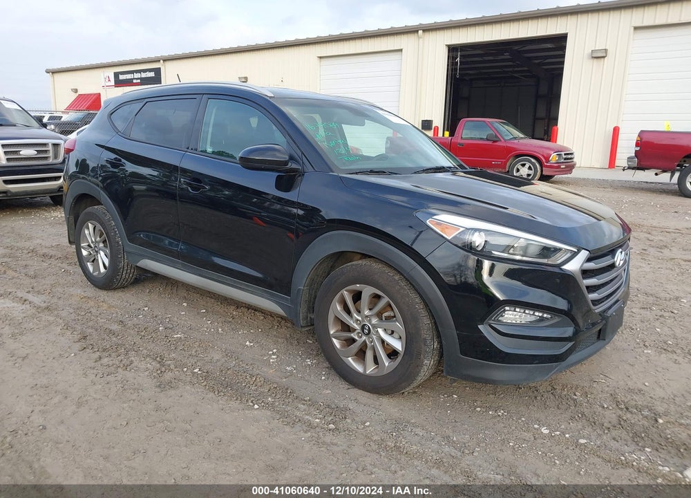 2017 HYUNDAI TUCSON SE VIN: KM8J33A43HU582612