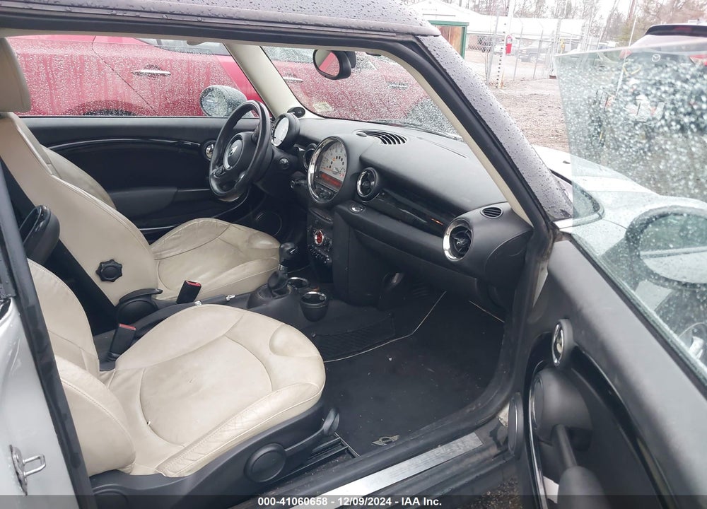 2012 MINI COOPER CLUBMAN VIN: WMWZF3C58CT189382
