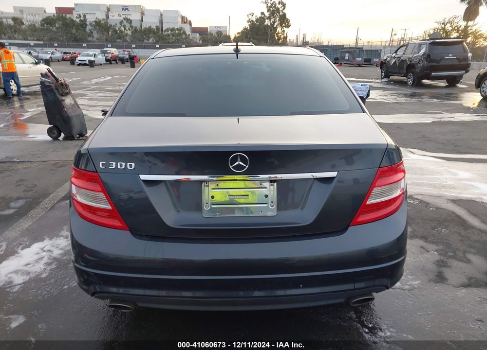 2011 MERCEDES-BENZ C 300 LUXURY/SPORT VIN: WDDGF5EB9BA463200