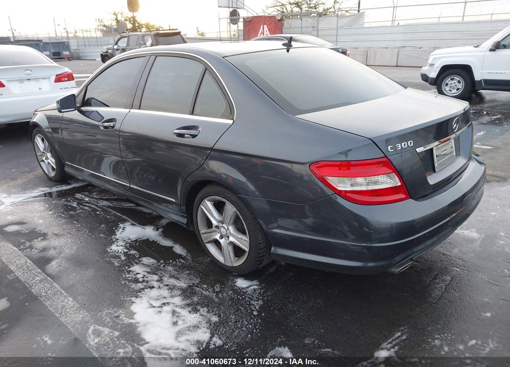 2011 MERCEDES-BENZ C 300 LUXURY/SPORT VIN: WDDGF5EB9BA463200