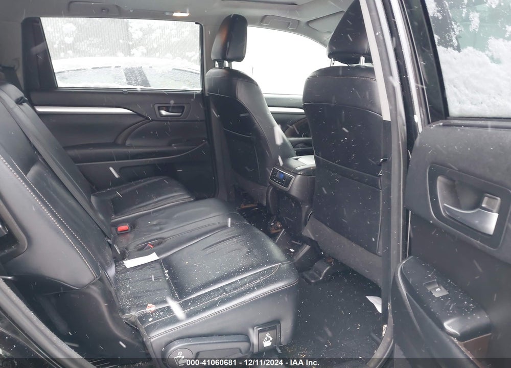 2018 TOYOTA HIGHLANDER XLE VIN: 5TDJZRFH8JS870931