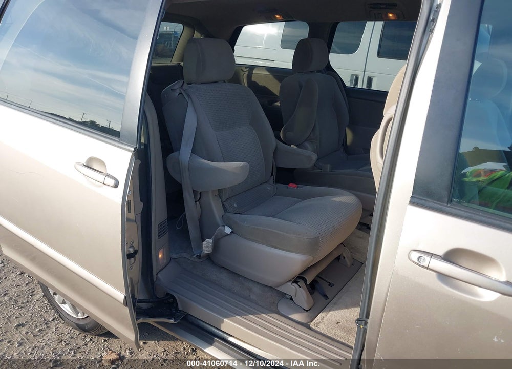2006 TOYOTA SIENNA LE VIN: 5TDZA23C56S395370