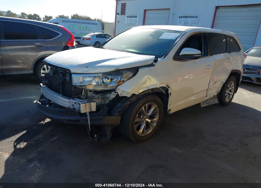 2015 TOYOTA HIGHLANDER LE PLUS V6 VIN: 5TDBKRFH2FS168118