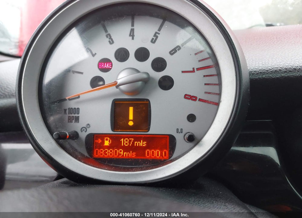 2008 MINI COOPER S VIN: WMWMF73578TT90232