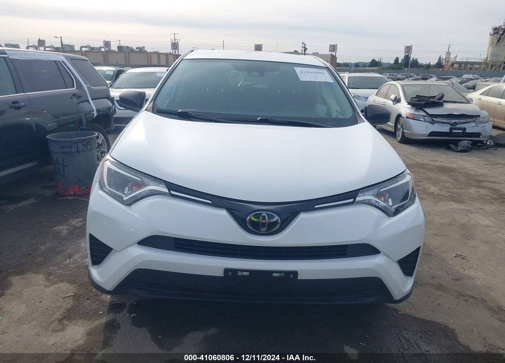 2018 TOYOTA RAV4 LE VIN: JTMZFREV4JJ197975