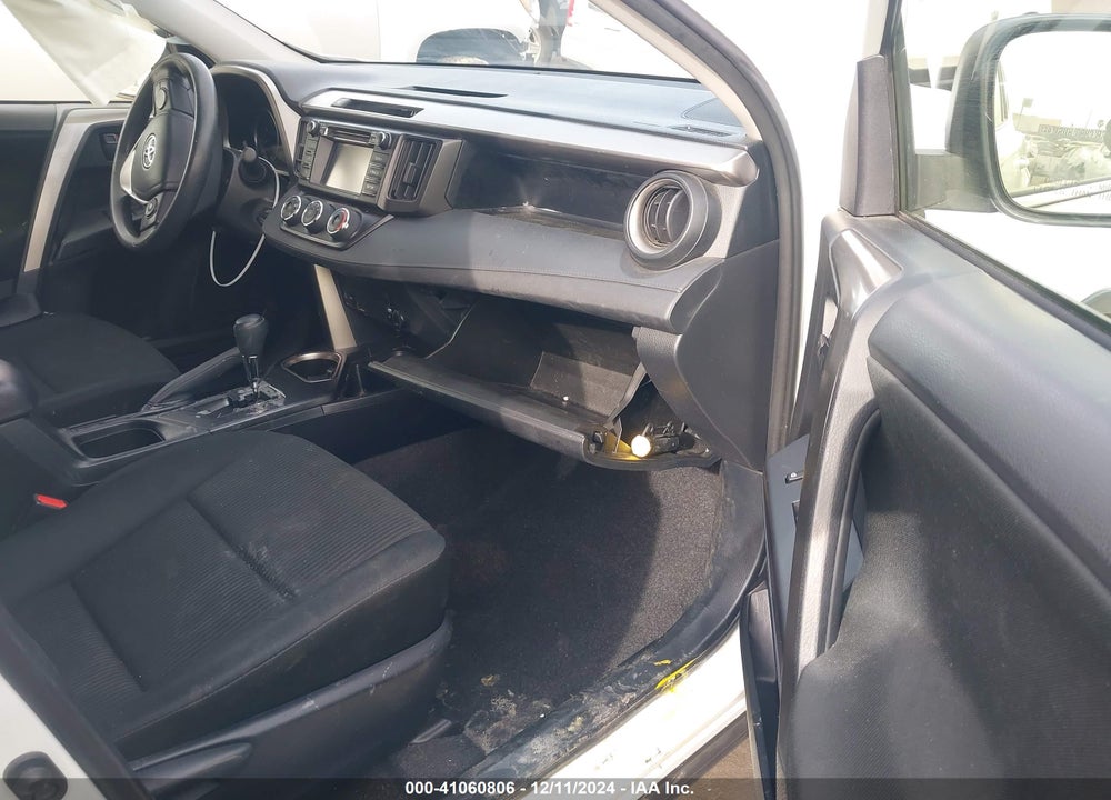 2018 TOYOTA RAV4 LE VIN: JTMZFREV4JJ197975