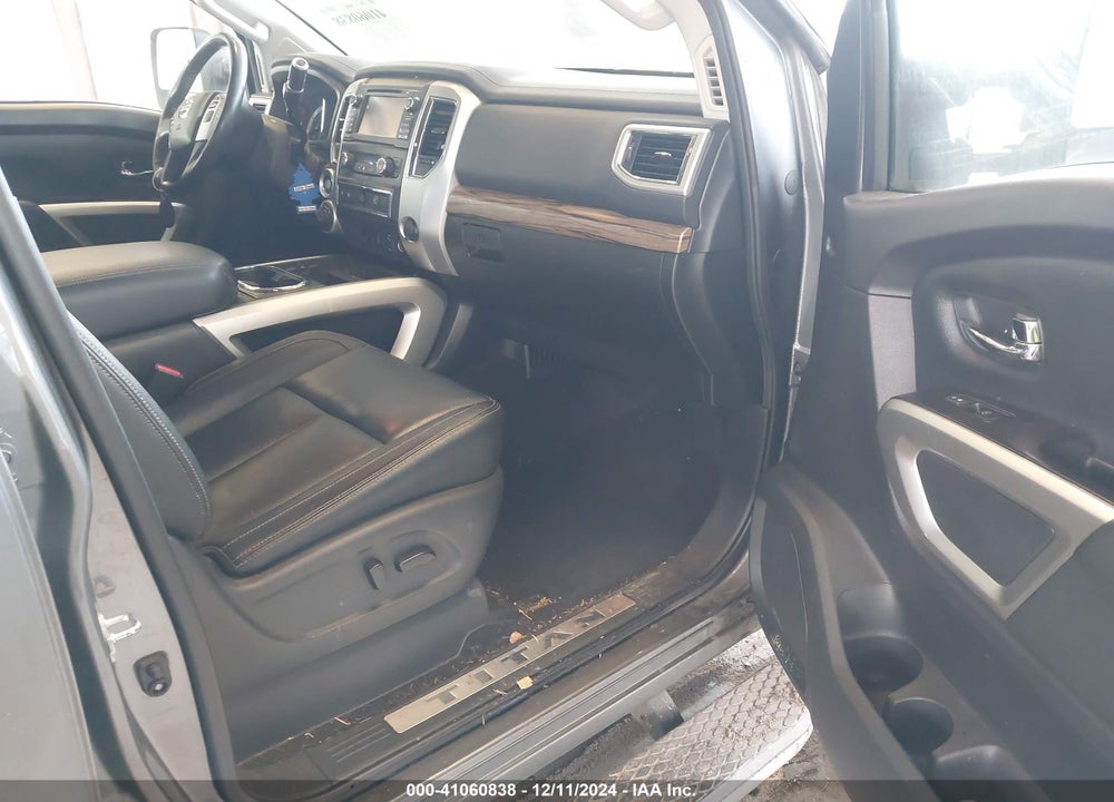 2018 NISSAN TITAN XD SL GAS VIN: 1N6AA1F43JN516288