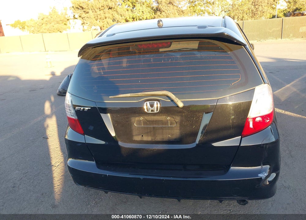 2009 HONDA FIT SPORT VIN: JHMGE884X9S027891