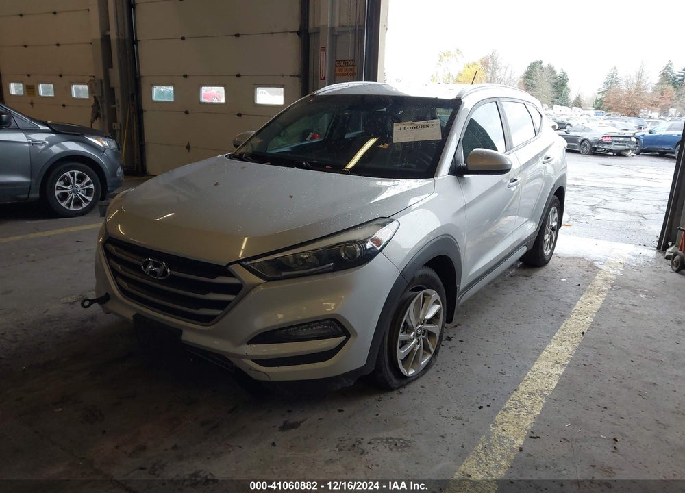 2017 HYUNDAI TUCSON SE VIN: KM8J3CA49HU287840