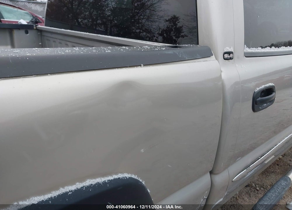 2005 GMC SIERRA 1500 SLE VIN: 2GTEK13T451203142