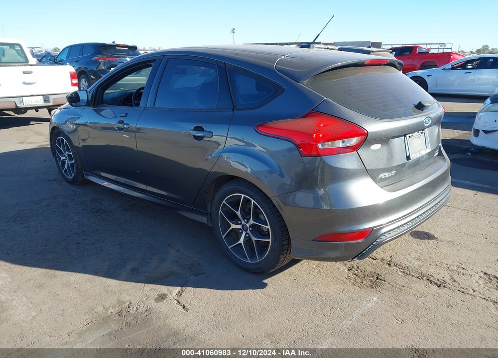 2015 FORD FOCUS SE VIN: 1FADP3K29FL269575