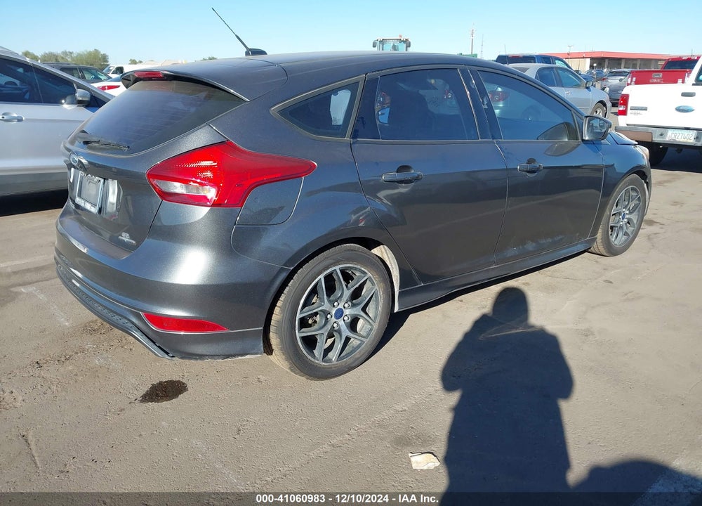 2015 FORD FOCUS SE VIN: 1FADP3K29FL269575