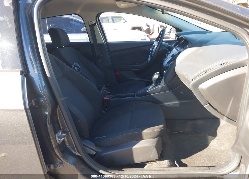 2015 FORD FOCUS SE VIN: 1FADP3K29FL269575