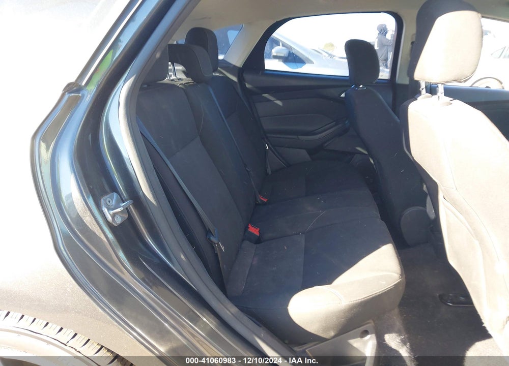 2015 FORD FOCUS SE VIN: 1FADP3K29FL269575