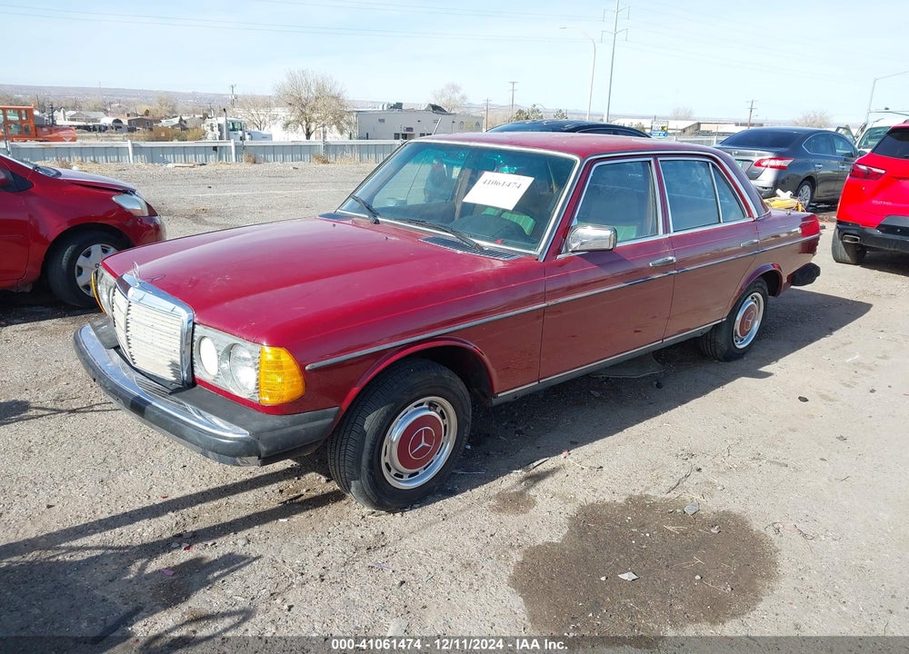 1977 MERCEDES-BENZ 300D VIN: 12313012042524