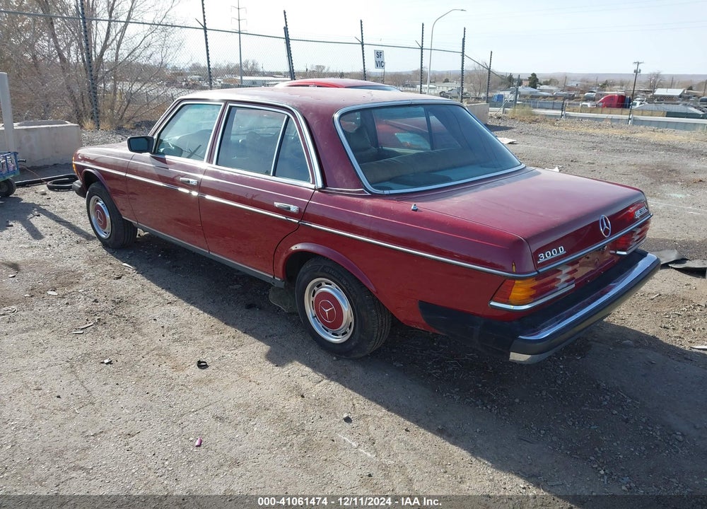 1977 MERCEDES-BENZ 300D VIN: 12313012042524