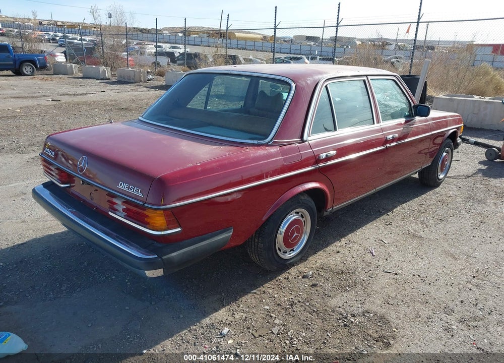 1977 MERCEDES-BENZ 300D VIN: 12313012042524