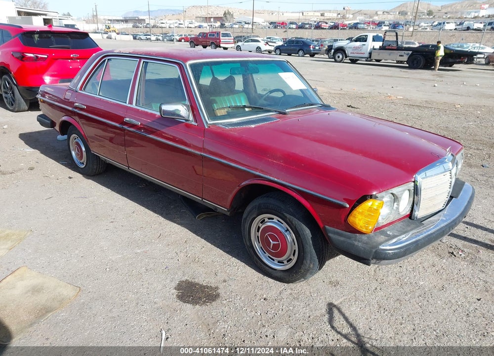 1977 MERCEDES-BENZ 300D VIN: 12313012042524