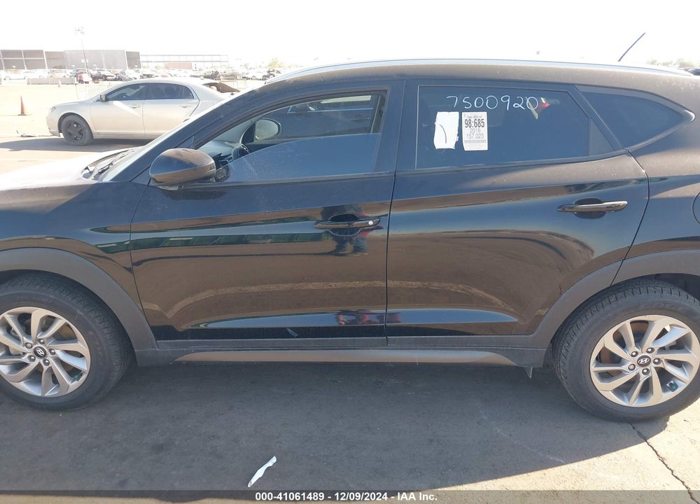 2016 HYUNDAI TUCSON SE VIN: KM8J33A49GU134213