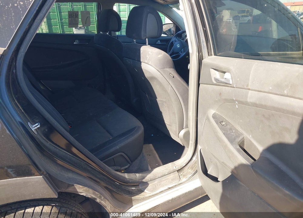 2016 HYUNDAI TUCSON SE VIN: KM8J33A49GU134213