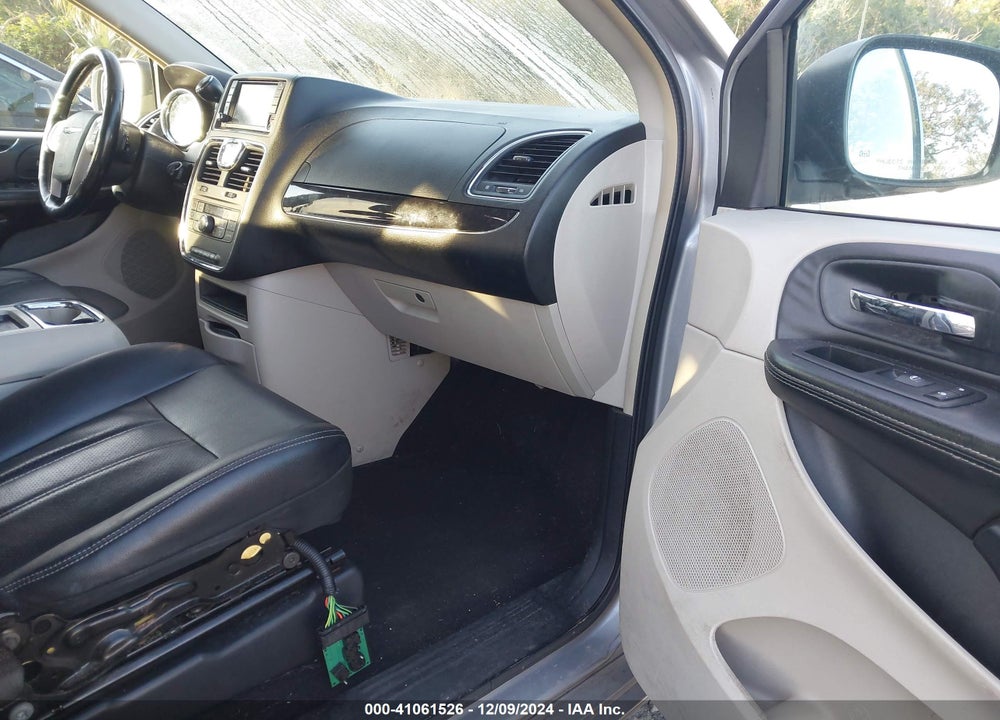 2014 CHRYSLER TOWN & COUNTRY VIN: 2C4RC1CG4ER248679