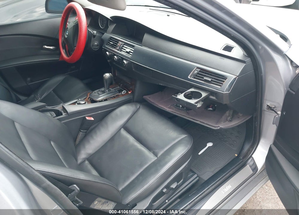 2007 BMW 525XI VIN: WBANF33587CW70026