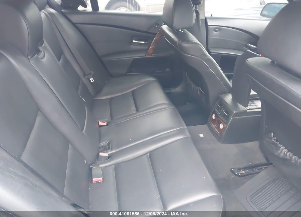 2007 BMW 525XI VIN: WBANF33587CW70026