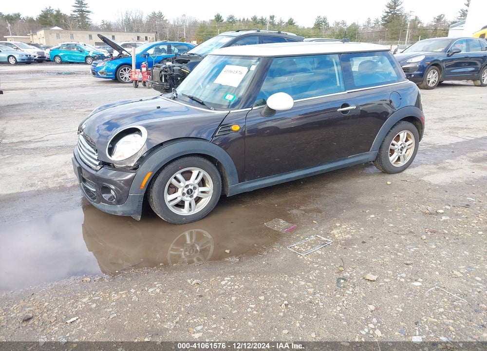 2013 MINI HARDTOP COOPER VIN: WMWSU3C52DT372236