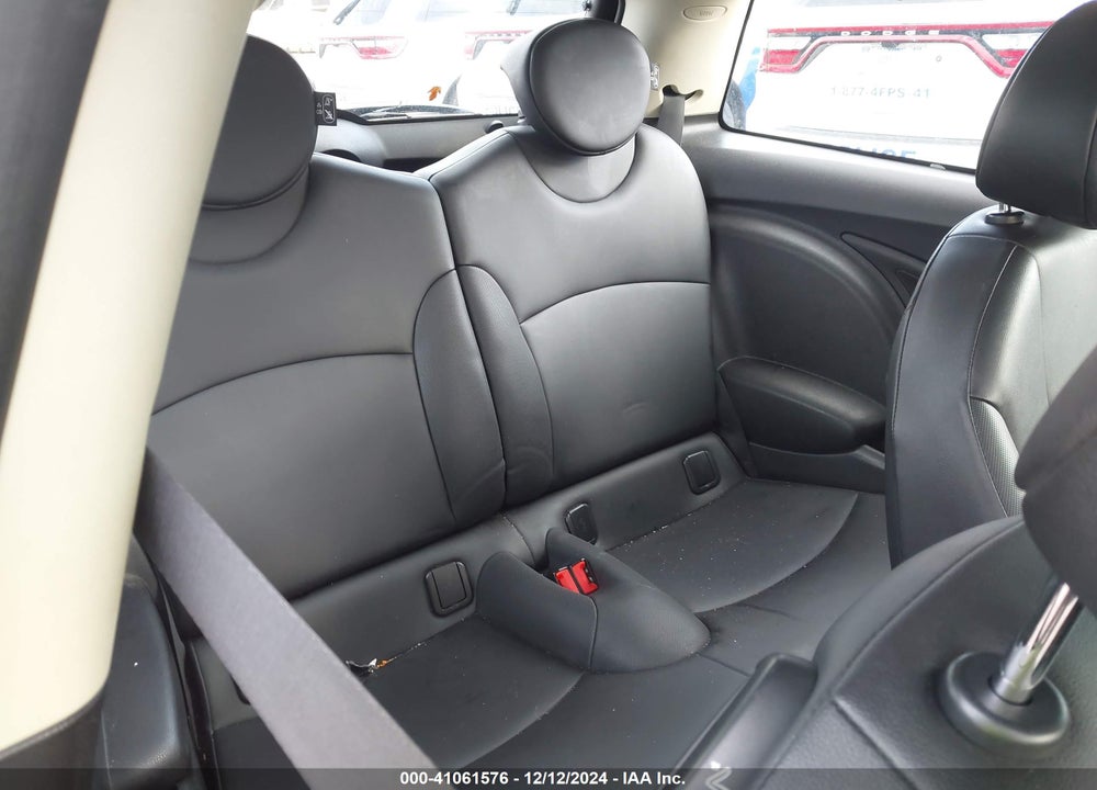 2013 MINI HARDTOP COOPER VIN: WMWSU3C52DT372236