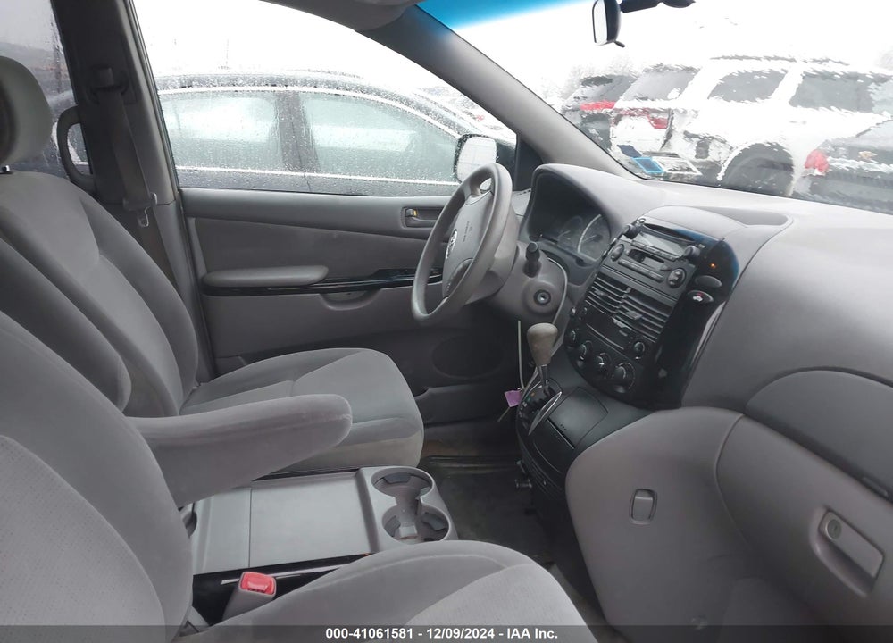 2005 TOYOTA SIENNA LE VIN: 5TDZA23C45S381748