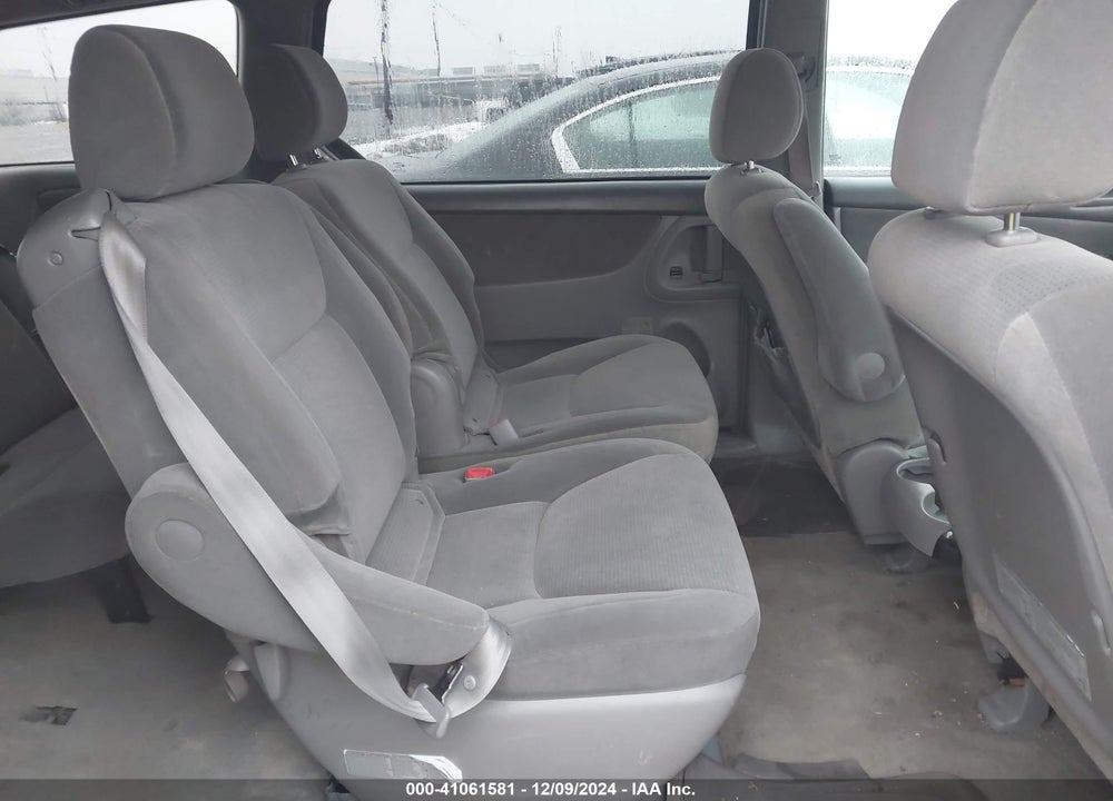 2005 TOYOTA SIENNA LE VIN: 5TDZA23C45S381748