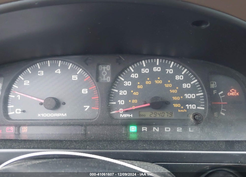 2001 TOYOTA 4RUNNER SR5 V6 VIN: JT3HN86R619053649