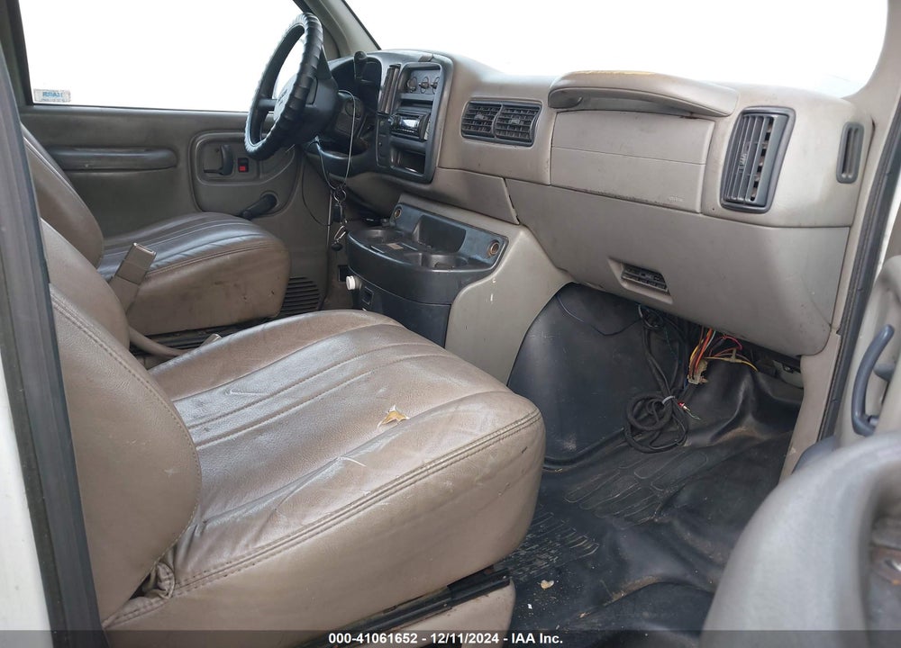 2000 GMC SAVANA VIN: 1GTFG25M6Y1901781