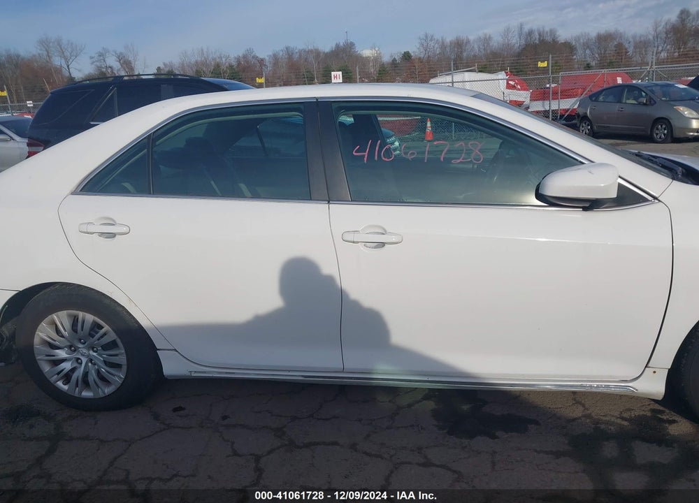 2014 TOYOTA CAMRY HYBRID LE VIN: 4T1BD1FK5EU100232