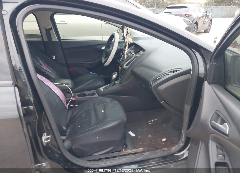 2014 FORD FOCUS SE VIN: 1FADP3K29EL208547