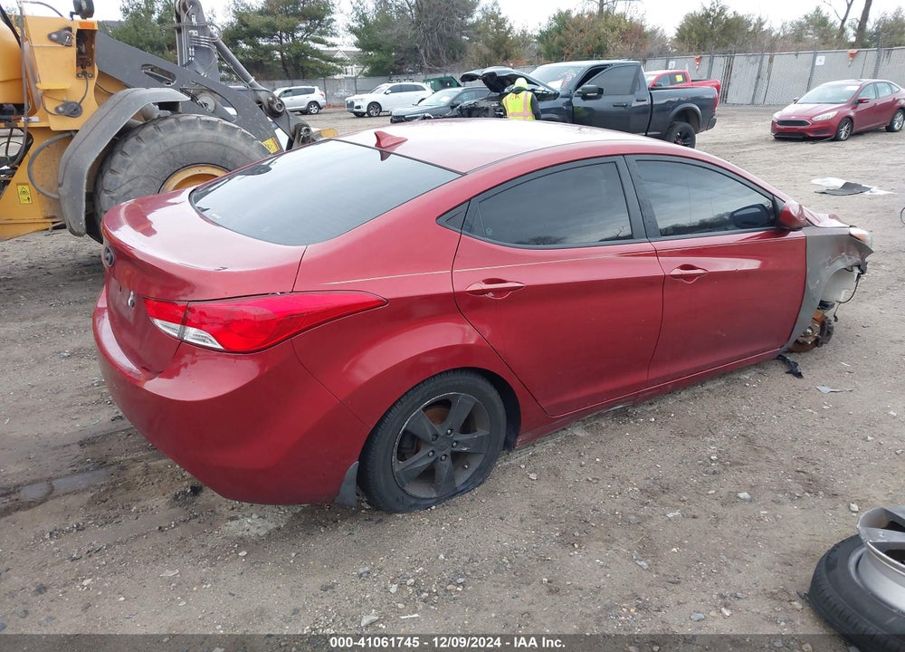 2013 HYUNDAI ELANTRA VIN: 5NPDH4AE7DH282108