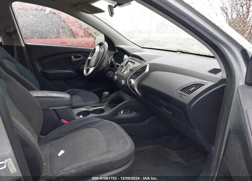 2010 HYUNDAI TUCSON GLS VIN: KM8JT3AC6AU086457