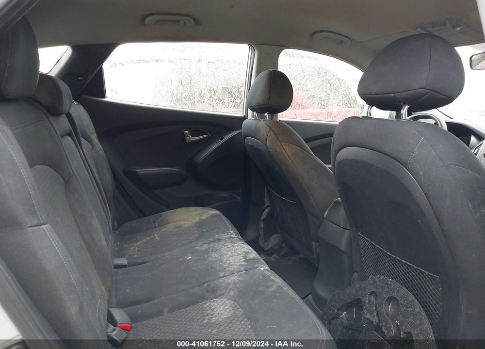 2010 HYUNDAI TUCSON GLS VIN: KM8JT3AC6AU086457