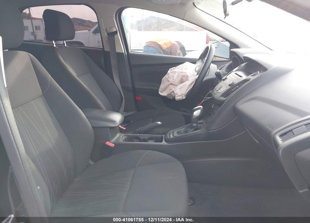 2016 FORD FOCUS SE VIN: 1FADP3K21GL285481