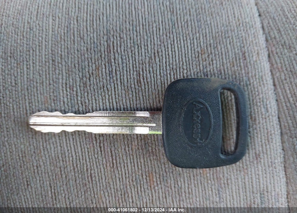 2000 TOYOTA SIENNA LE VIN: 4T3ZF13C5YU295587