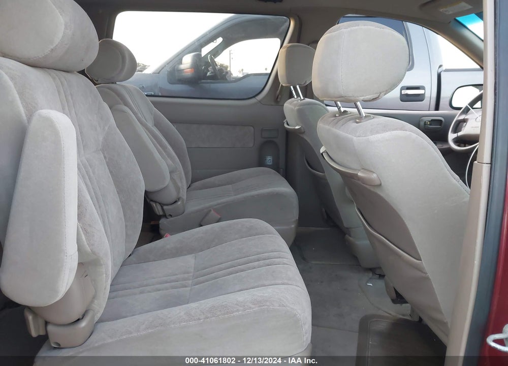 2000 TOYOTA SIENNA LE VIN: 4T3ZF13C5YU295587