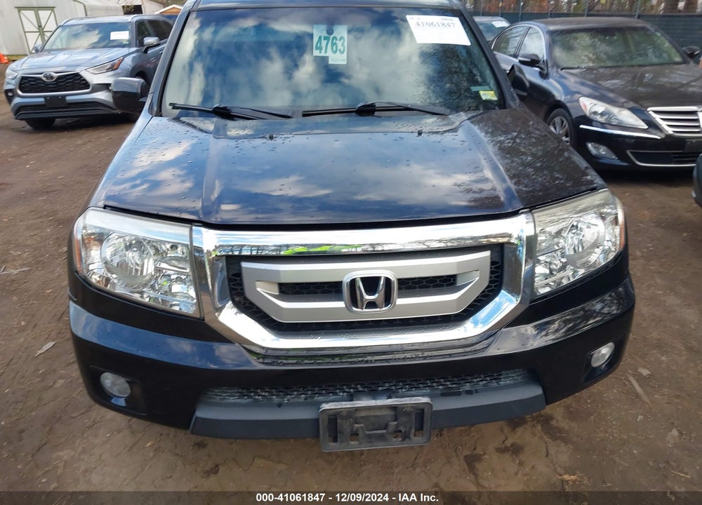 2011 HONDA PILOT EX-L VIN: 5FNYF4H70BB025883